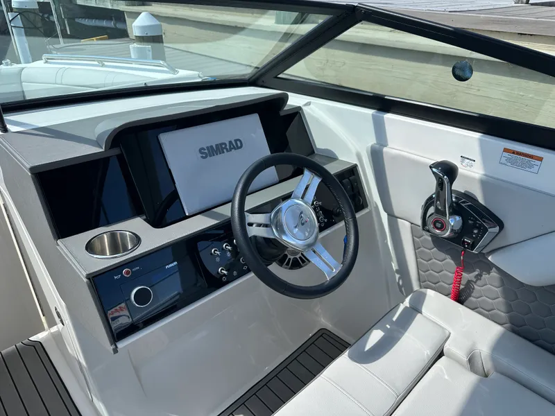 Slide: The Image of Sea Ray 270 SD-OB 2024 - 34