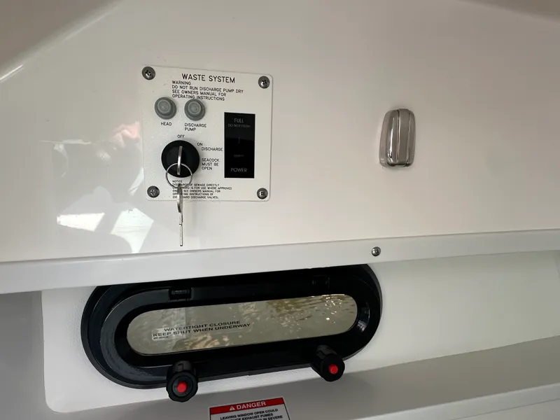 Slide: The Image of Sea Ray 270 SD-OB 2024 - 38