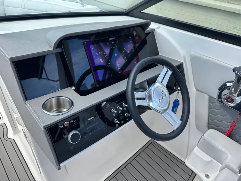 Slide: The Image of Sea Ray 270 SD-OB 2024 - 51