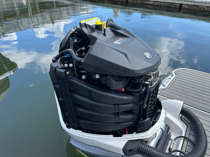 Slide: The Image of Sea Ray 270 SD-OB 2024 - 58