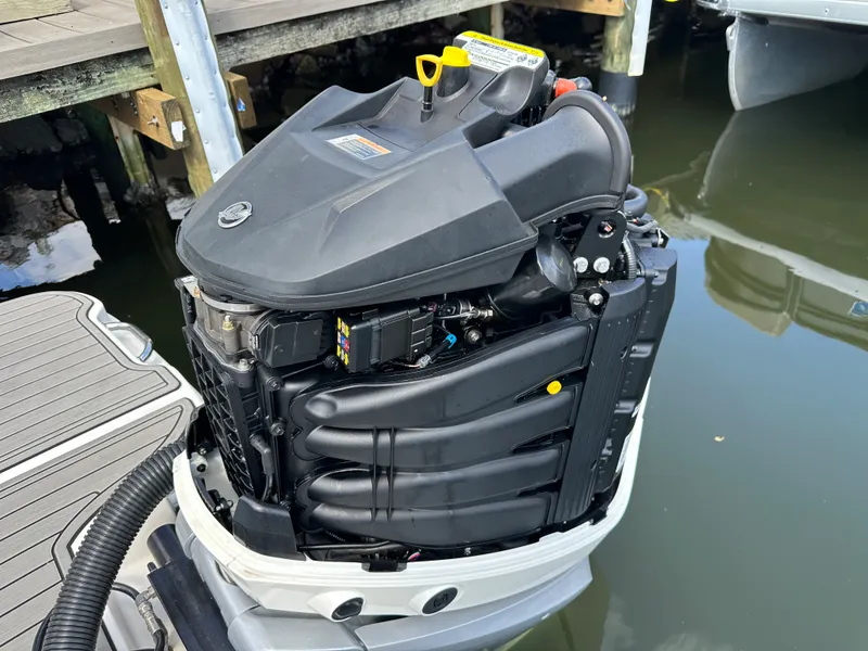 Slide: The Image of Sea Ray 270 SD-OB 2024 - 59