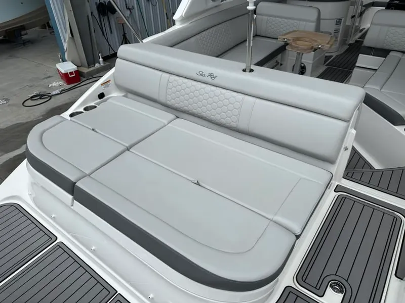 Slide: The Image of Sea Ray 270 SD-OB 2024 - 64