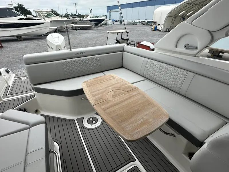 Slide: The Image of Sea Ray 270 SD-OB 2024 - 66