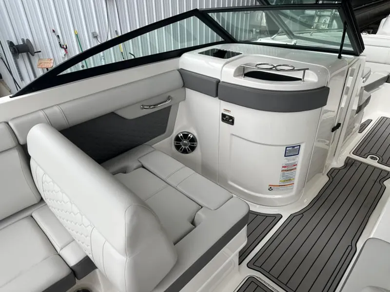 Slide: The Image of Sea Ray 270 SD-OB 2024 - 70