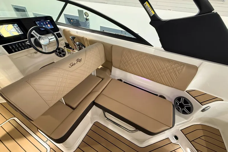 Slide: The Image of Sea Ray SDX 250 Surf 2026 - 15