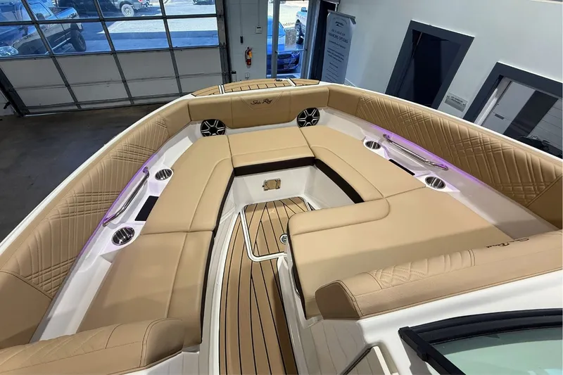 Slide: The Image of Sea Ray SDX 250 Surf 2026 - 30
