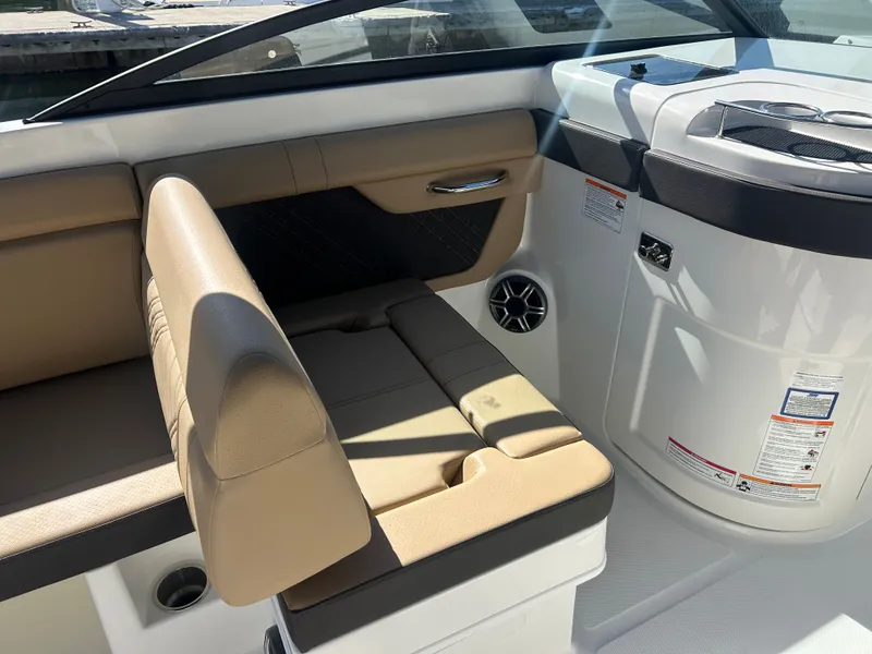Slide: The Image of Sea Ray SDX 290 Outboard 2026 - 21