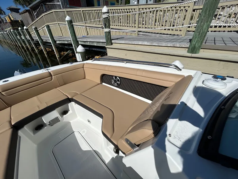 Slide: The Image of Sea Ray SDX 290 Outboard 2026 - 27