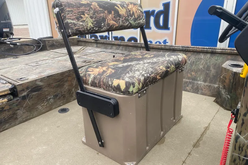 Slide: The Image of 2025 G3 Gator Tough 20 CCJ boat seat with camouflage upholstery. - 7