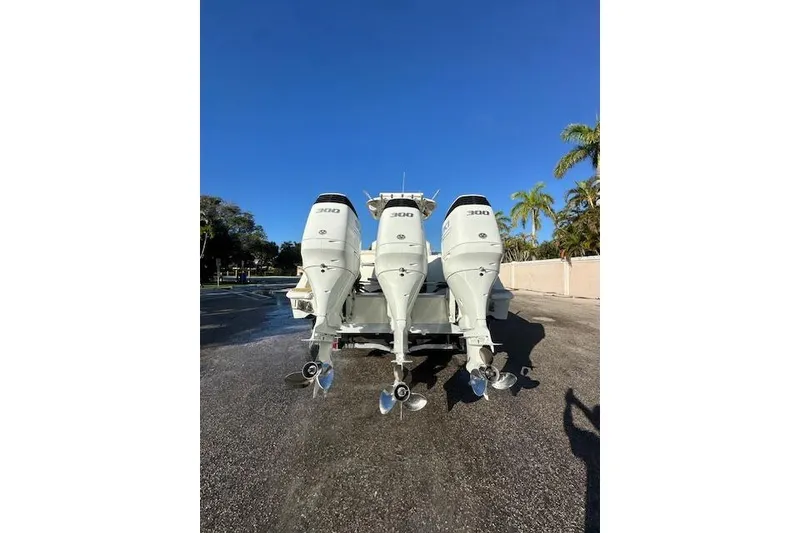 Slide: The Image of 2007 Hydra-Sports Vector 3300 CC with triple 300 horsepower engines, rear view. - 4