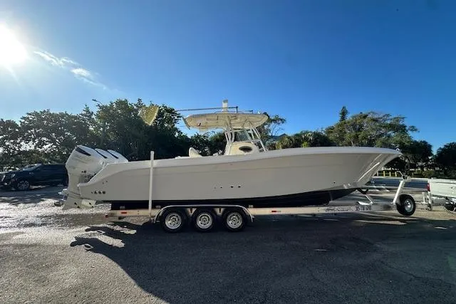 Slide: The Image of 2007 Hydra-Sports Vector 3300 CC boat on trailer under clear blue sky. - 5