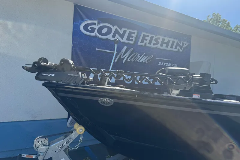 Slide: The Image of 2026 Lund 1650 Rebel XL SS boat at Gone Fishin' Marine, Dixon, CA. - 11