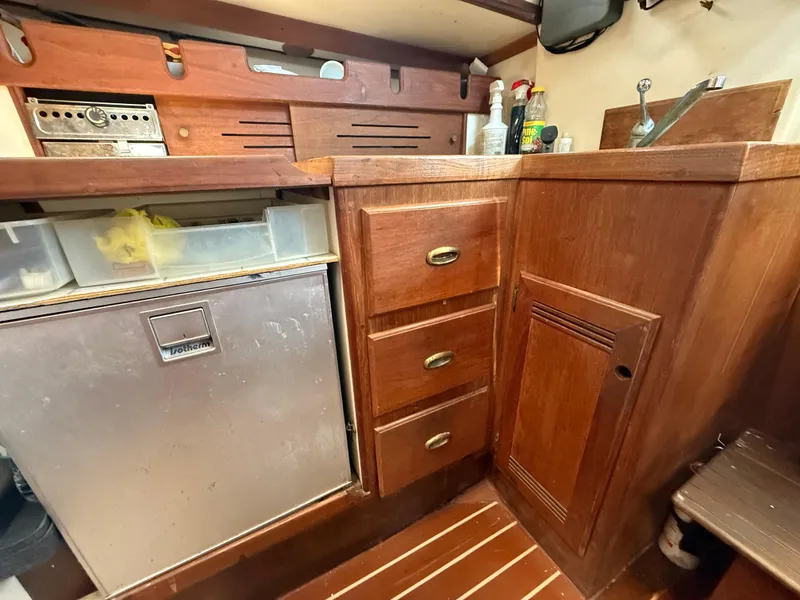 Slide: The Image of Cape Dory MS300 1986 - 58