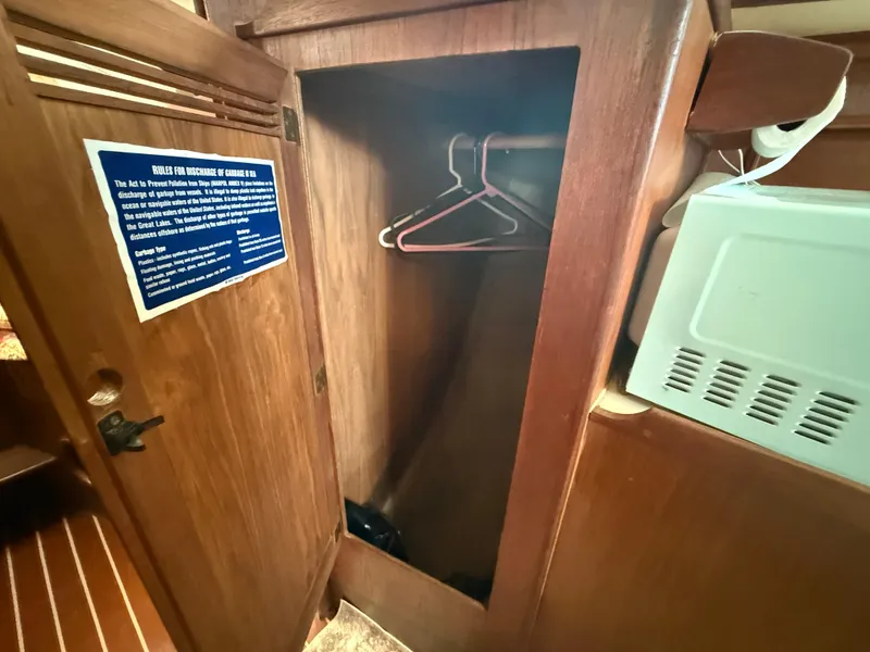 Slide: The Image of Cape Dory MS300 1986 - 61