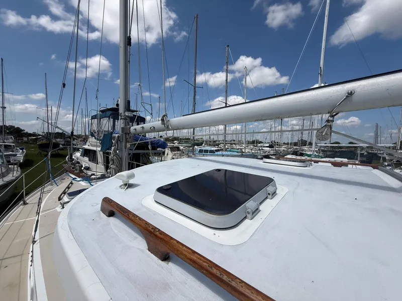 Slide: The Image of Cape Dory MS300 1986 - 65