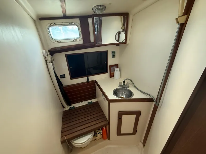 Slide: The Image of Cape Dory MS300 1986 - 68