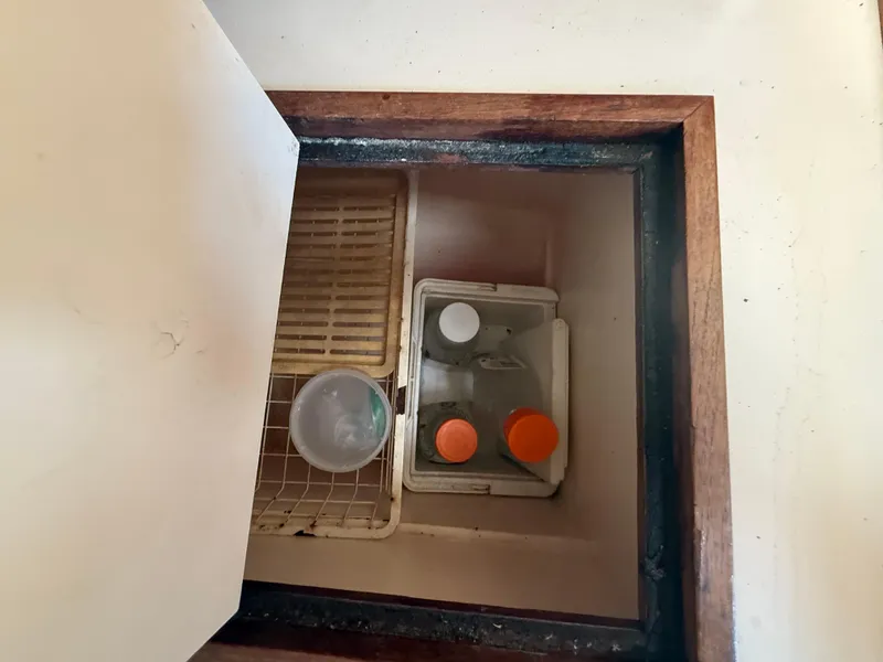 Slide: The Image of Cape Dory MS300 1986 - 69