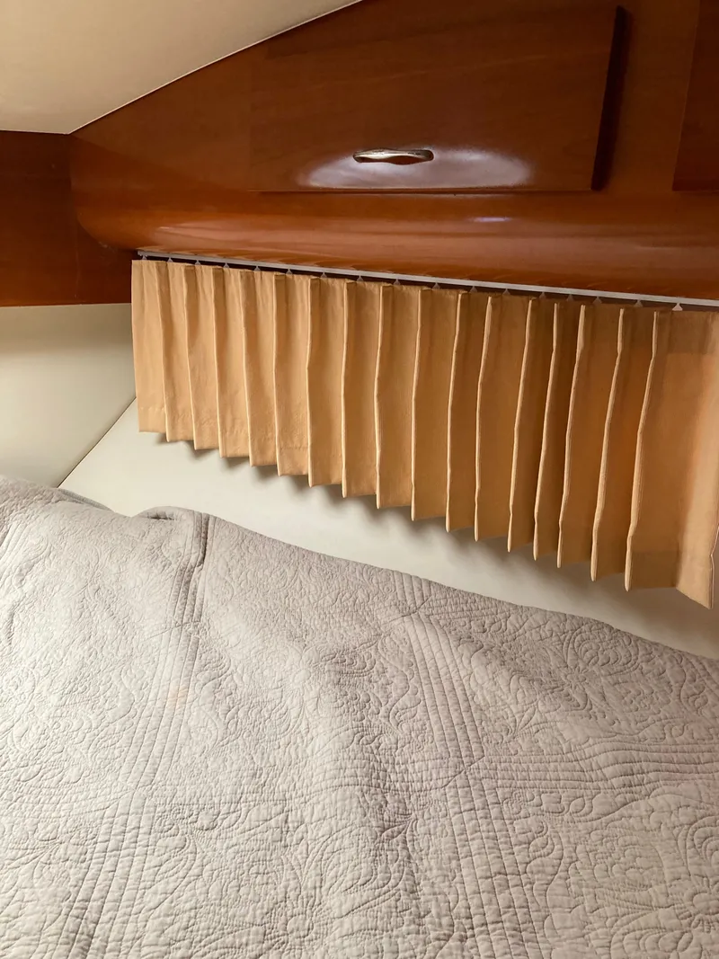 Slide: The Image of Carver Three Sixty Six Motor Yacht 2004 - 22