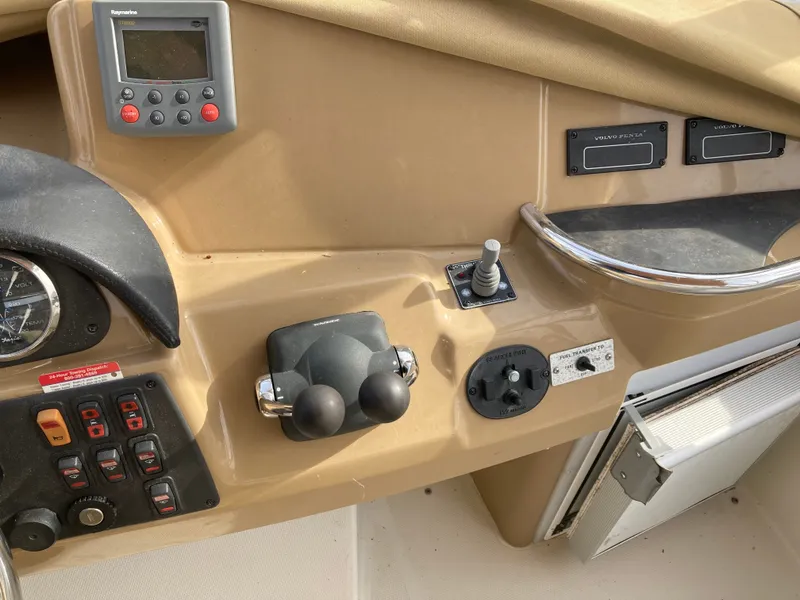 Slide: The Image of Carver Three Sixty Six Motor Yacht 2004 - 35