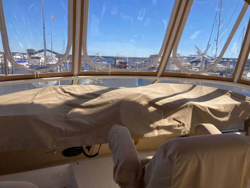 Slide: The Image of Carver Yachts Three Sixty Six Motor Yacht 2004 - 17