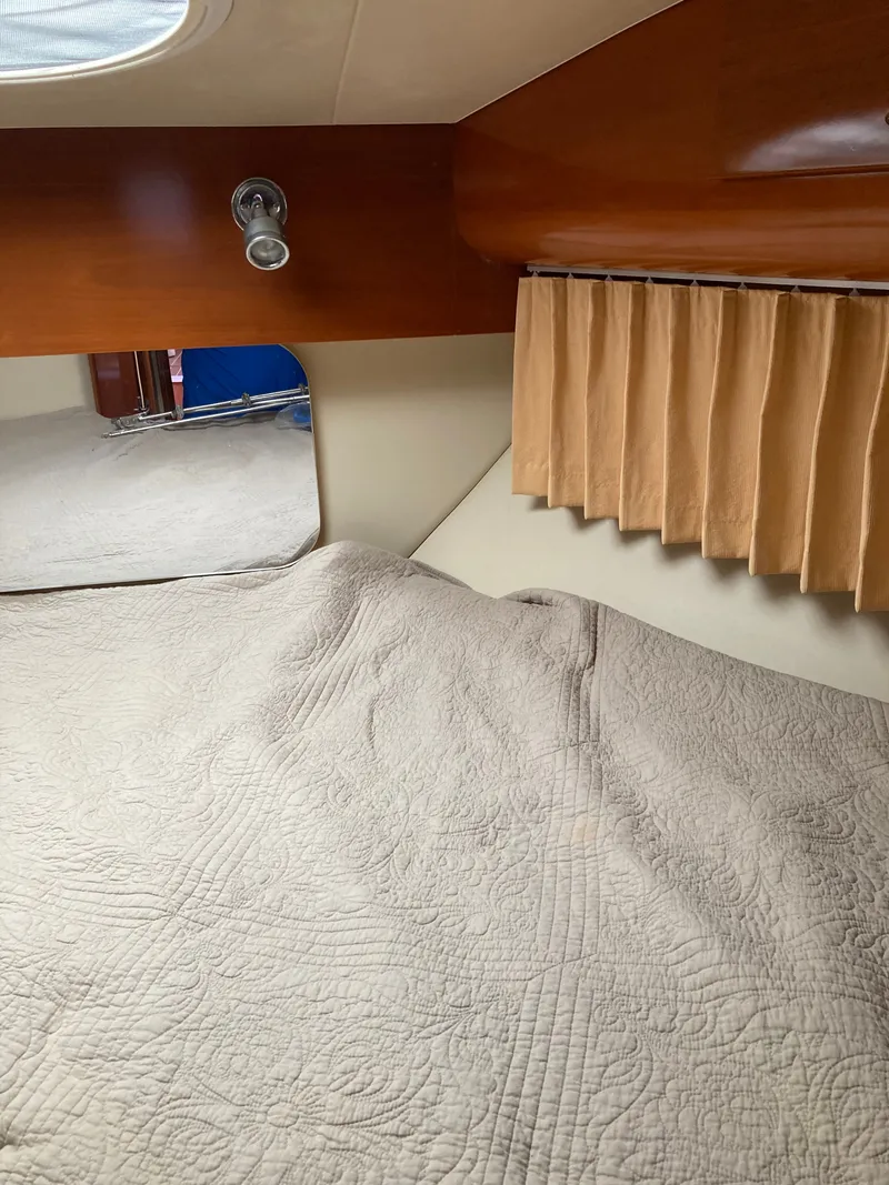 Slide: The Image of Carver Yachts Three Sixty Six Motor Yacht 2004 - 25