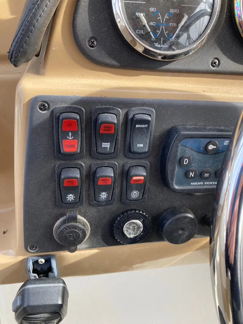 Slide: The Image of Carver Yachts Three Sixty Six Motor Yacht 2004 - 37