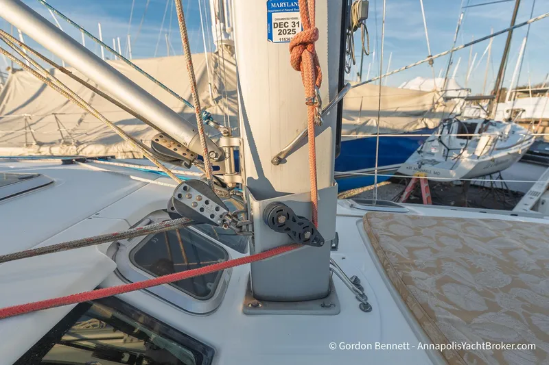 Slide: The Image of 2004 Jeanneau Sun Odyssey 43 DS sailboat deck with rigging and mast details. - 20