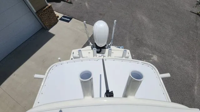 Slide: The Image of Pathfinder 2500 Hybrid 2025 - 26