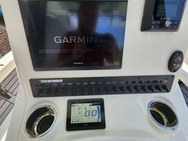 Slide: The Image of Pathfinder 2500 Hybrid 2025 - 20