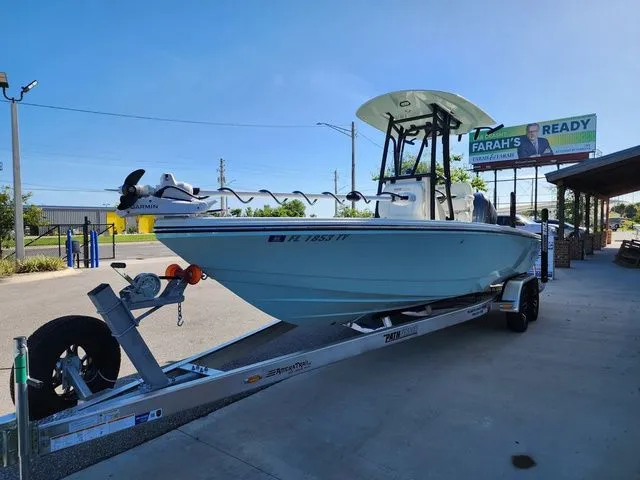 Slide: The Image of Pathfinder 2500 Hybrid 2025 - 4