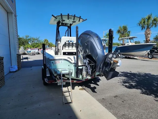 Slide: The Image of Pathfinder 2500 Hybrid 2025 - 7