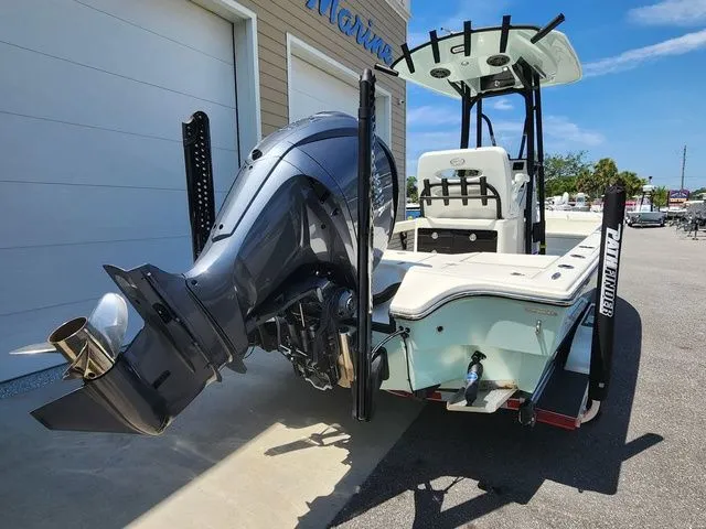 Slide: The Image of Pathfinder 2500 Hybrid 2025 - 8