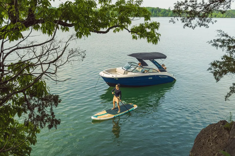 Slide: The Image of Sea Ray SDX 230 2026 - 6