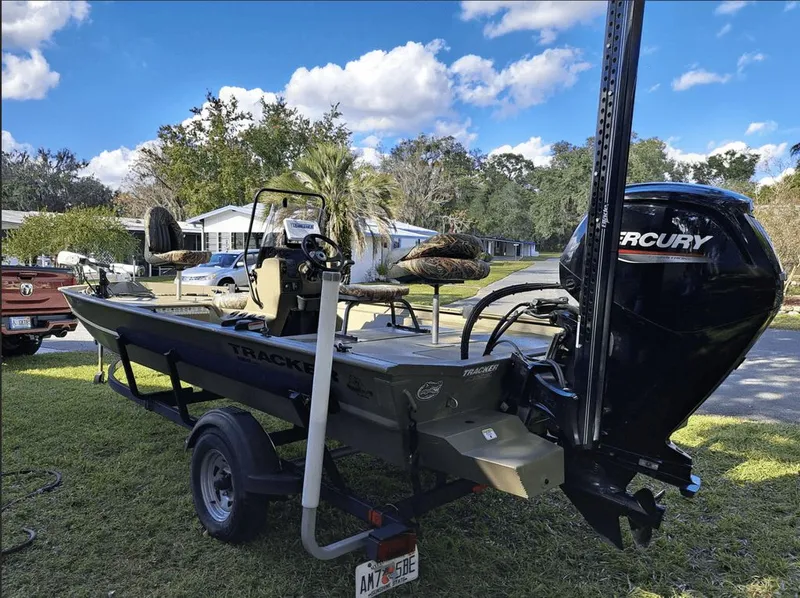 Slide: The Image of Tracker grizzly 2022 - 4