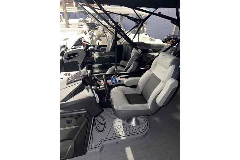 Slide: The Image of 2026 Veranda RELAX VR235VLI boat interior with luxurious seating and modern design. - 8