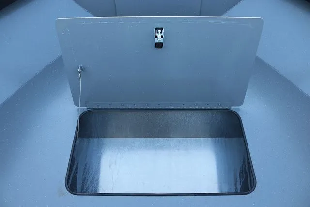 Slide: The Image of Alumaweld Adventurer 20 2026 - 28