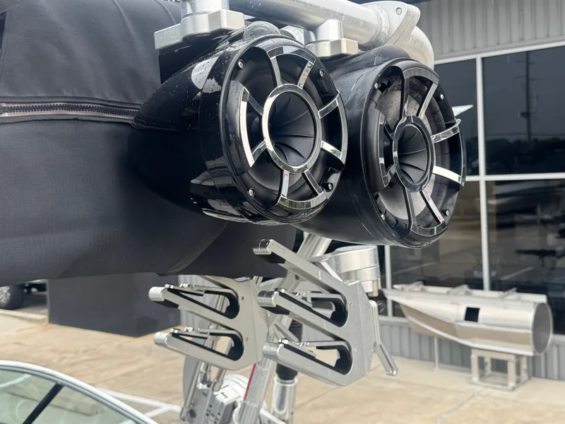 Slide: The Image of MasterCraft X46 2015 - 14