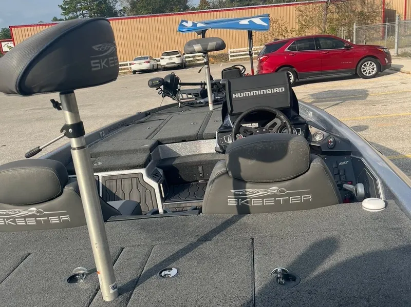 Slide: The Image of Skeeter ZX225 2018 - 10