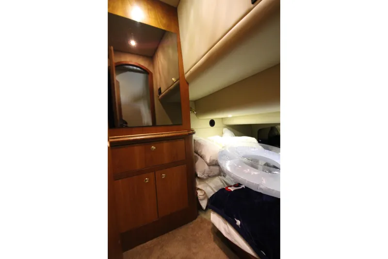 Slide: The Image of Luxurious cabin interior of 2003 Cruisers Yachts 4450 Express Motoryacht. - 40