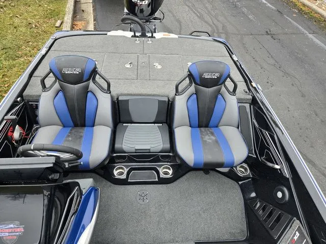 Slide: The Image of Skeeter FXR20 2021 - 13