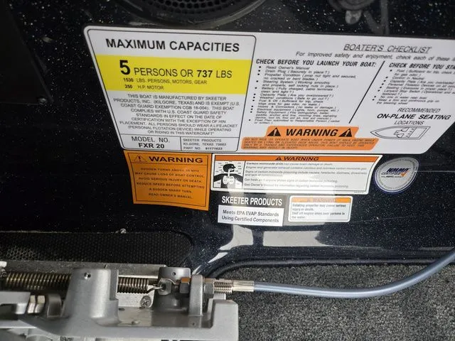 Slide: The Image of Skeeter FXR20 2021 - 21