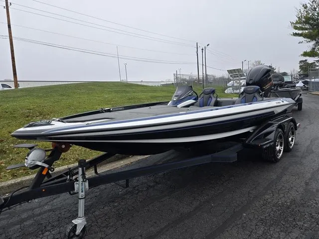 Slide: The Image of Skeeter FXR20 2021 - 6