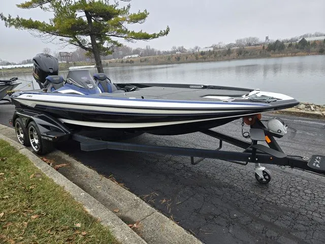 Slide: The Image of Skeeter FXR20 2021 - 9