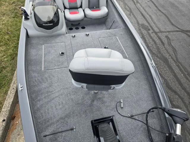 Slide: The Image of Tracker Pro Team 190 TX 2017 - 18