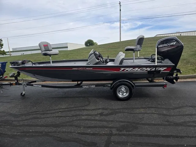 Slide: The Image of Tracker Pro Team 190 TX 2017 - 5