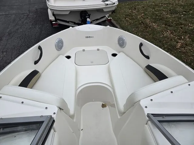 Slide: The Image of Stingray 198RX 2016 - 19