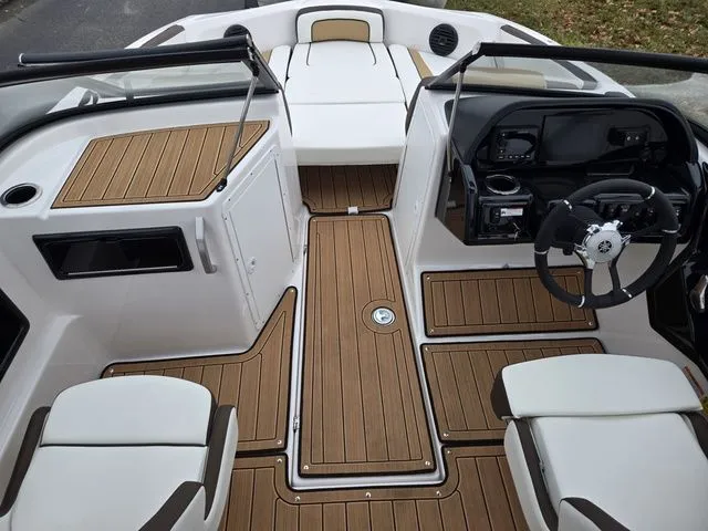 Slide: The Image of Yamaha 195S 2023 - 12