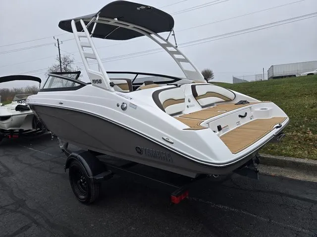 Slide: The Image of Yamaha 195S 2023 - 4