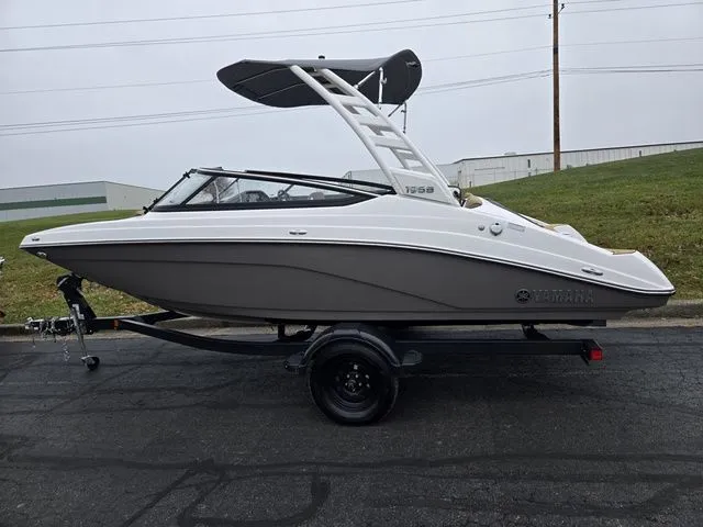 Slide: The Image of Yamaha 195S 2023 - 5