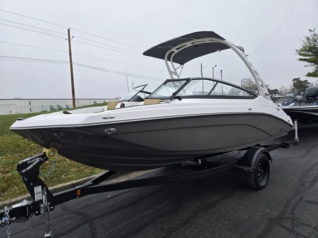 Slide: The Image of Yamaha 195S 2023 - 6